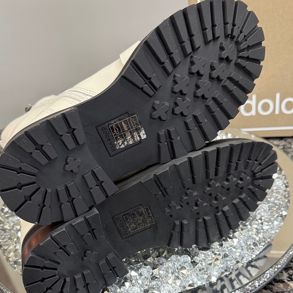 Dolce Vita Robson off White Leather Lace-Up black Lug Boots NEW 6 - Picture 10 of 14